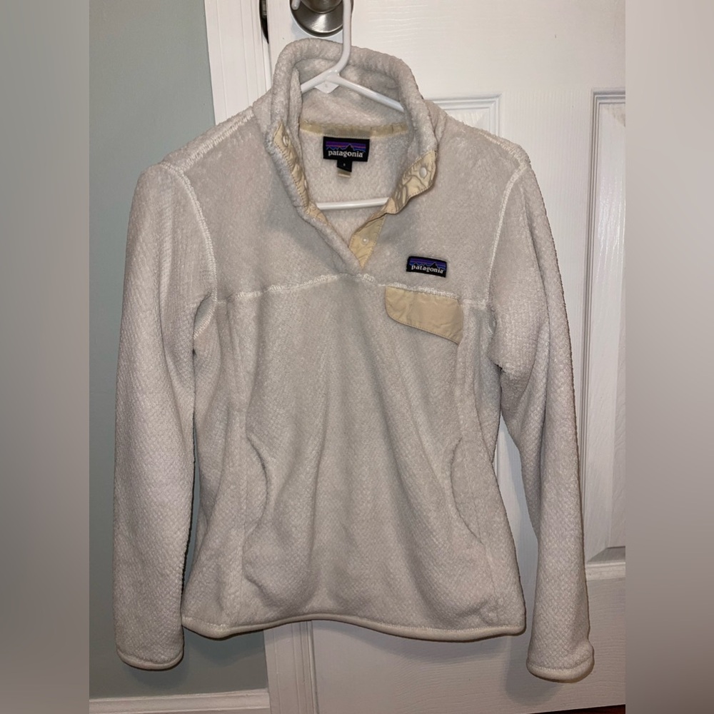 Cream colored Patagonia Pullover Size S. Great shape.
